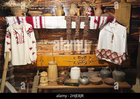 Culture traditionnelle ukrainienne.L'intérieur de la vieille maison et les choses. Banque D'Images