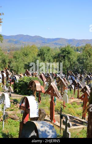 Septembre 8 2021 - Ieud, Roumanie : ancien cimetière du village d'Ieud dans le comté de Maramures Banque D'Images