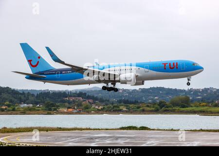 Corfou, Grèce - 18 septembre 2020 : avion TUI Boeing 767-300ER à l'aéroport de Corfou (CFU) en Grèce. Banque D'Images