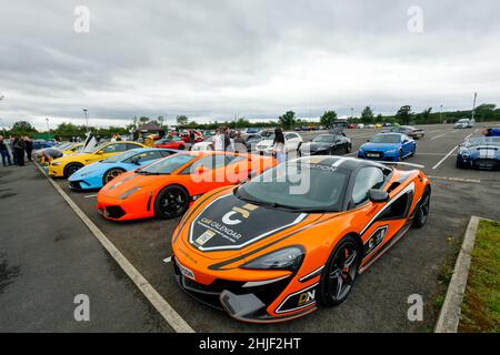 Darlington, Royaume-Uni; 23rd août 2020 : Lamborghini est garée à un salon de l'auto Banque D'Images