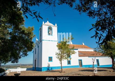 L'igreja Martiz de Sao Pedro dans le village de Terena en Alentejo au Portugal.Portugal, Terena, octobre 2021 Banque D'Images