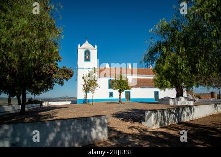 L'igreja Martiz de Sao Pedro dans le village de Terena en Alentejo au Portugal.Portugal, Terena, octobre 2021 Banque D'Images