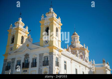 L'Igreja et Santuario de nossa snehora d aires près du village de Viana do Alentejo en Alentejo au Portugal.Portugal, Viana do Alentejo, octobre Banque D'Images