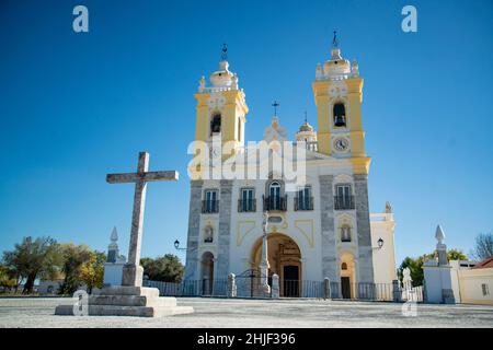 L'Igreja et Santuario de nossa snehora d aires près du village de Viana do Alentejo en Alentejo au Portugal.Portugal, Viana do Alentejo, octobre Banque D'Images