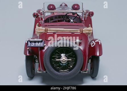 Voiture moulée modèle 1/18 par CMC d'Alfa Romeo 6C 1750 GS mille Miglia, 1930 Banque D'Images