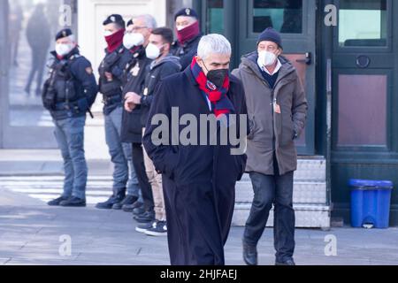 Rome, Italie.29th janvier 2022.Pierferdinando Casini arrive au Palais Montecitorio pour le sixième jour de l'élection du nouveau Président de la République, le 29 janvier 2022 (photo de Matteo Nardone/Pacific Press/Sipa USA) crédit: SIPA USA/Alamy Live News Banque D'Images