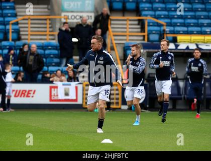 The Den, Millwall, Londres, Royaume-Uni.29th janvier 2022.Championnat de football, Millwall contre West Bromwich Albion: Alex Pearce de Millwall se réchauffer crédit: Action plus Sports/Alamy Live News Banque D'Images