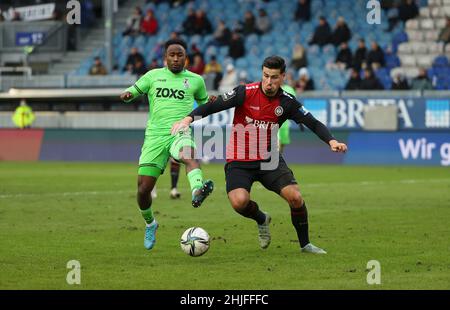 Wiesbaden, Allemagne.29th janv. 2022. Firo : 29th janvier 2022, Fuvuball, 3rd Bundesliga, saison 2021/2022,SV Wehen Wiesbaden - MSV Duisburg John YEBOAH, Duisburg, Left Credit: dpa/Alamy Live News Banque D'Images