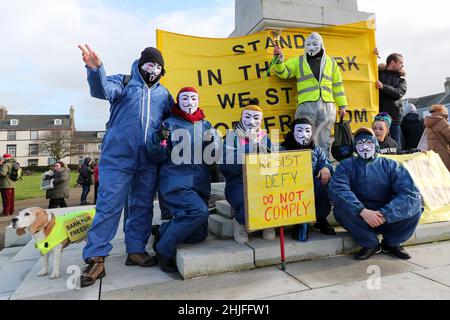 Ayr, Royaume-Uni.29th janvier 2022.Plusieurs centaines de manifestants se sont tournés vers Wellington Square, dans le centre d'Ayr pour une manifestation contre les restrictions imposées par le gouvernement aux libertés individuelles, en particulier l'obligation de porter un masque facial et la nécessité d'être vacciné pour Covid 19.Crédit : Findlay/Alay Live News Banque D'Images