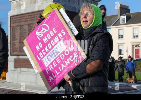 Ayr, Royaume-Uni.29th janvier 2022.Plusieurs centaines de manifestants se sont tournés vers Wellington Square, dans le centre d'Ayr pour une manifestation contre les restrictions imposées par le gouvernement aux libertés individuelles, en particulier l'obligation de porter un masque facial et la nécessité d'être vacciné pour Covid 19.Crédit : Findlay/Alay Live News Banque D'Images