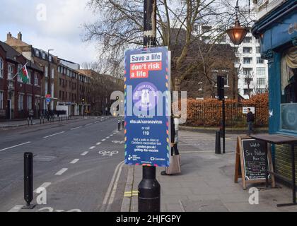 Londres, Royaume-Uni 29th janvier 2022.Un panneau dans le centre de Londres invite les gens à se faire vacciner contre le COVID-19.Credit: Vuk Valcic / Alamy Live News Banque D'Images