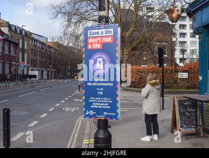 Londres, Royaume-Uni 29th janvier 2022.Un panneau dans le centre de Londres invite les gens à se faire vacciner contre le COVID-19.Credit: Vuk Valcic / Alamy Live News Banque D'Images