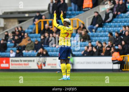 LONDRES, ROYAUME-UNI.JAN 29th Cedric Kipre de West Bromwich rend hommage à Isla Caton dans les 7th minutes pendant le match de championnat Sky Bet entre Millwall et West Bromwich Albion à la Den, Londres, le samedi 29th janvier 2022.(Credit: Ivan Yordanov | MI News) Credit: MI News & Sport /Alay Live News Banque D'Images