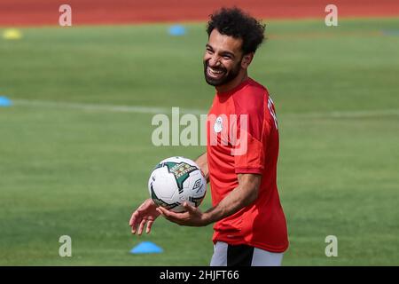 Cameroun, Yaoundé, 29 janvier 2022.Mohamed Salah, d'Égypte, sourit pendant la séance d'entraînement avant le quart de finale du match entre l'Égypte et le Maroc à la coupe d'Afrique des Nations, au terrain d'entraînement Olembe Stadium.Crédit : Sebo47/Alamy Live News Banque D'Images