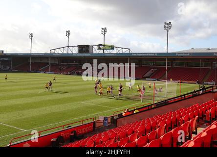 Un aperçu général de l'action lors du quatrième tour de la coupe Vitality Women's FA au Bank's Stadium, Walsall.Date de la photo: Samedi 29 janvier 2022. Banque D'Images