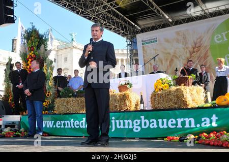 Vienne, Autriche. 09 septembre 2012. Harvest Festival 2012 à Vienne sur la place des héros. Michael Spindelegger Vice-chancelier de 2011-2013 Banque D'Images