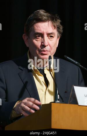 Madrid, Espagne.28th janvier 2022.Écrivain et directeur de l'Institut Cervantes Luis García Montero vu lors d'une conférence 'Mexico in Books' à l'Institut Cervantes de Madrid.Crédit : SOPA Images Limited/Alamy Live News Banque D'Images