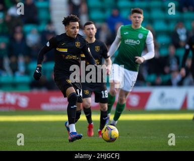 Édimbourg, Royaume-Uni.29th janvier 2022.Cinch Premiership - Hibernian / Livingston 29/1/2022.Le jeu Hibernian accueille Livingston dans le Cinch Premiership au Easter Road Stadium, Edimbourg, Midlothian, Royaume-Uni.Le pic montre : le milieu de terrain attaquant de Livingston, Odin Bailey, apporte le ballon au-dessus du terrain.Crédit : Ian Jacobs/Alay Live News Banque D'Images