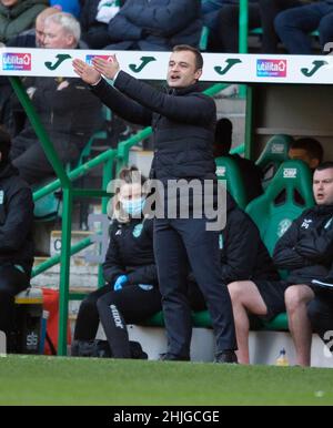 Édimbourg, Royaume-Uni.29th janvier 2022.Cinch Premiership - Hibernian / Livingston 29/1/2022.Le jeu Hibernian accueille Livingston dans le Cinch Premiership au Easter Road Stadium, Edimbourg, Midlothian, Royaume-Uni.Pic shows: HibsÕ Manager, Shaun Maloney, crie à ses joueurs de la dugout.Crédit : Ian Jacobs/Alay Live News Banque D'Images