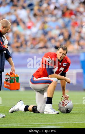 29 janvier 2022: Plusieurs sources rapportent que Tom Brady, sept fois champion du Super Bowl, annoncera sa retraite de la NFL.Eric Canha/CSM.août 1, 2012 le quarterback des Patriots de la Nouvelle-Angleterre Tom Brady #12 lors de la pratique en stade qui s'est tenue au stade Gillette à Foxborough, Massachusetts.Eric Canha/CSM. Banque D'Images