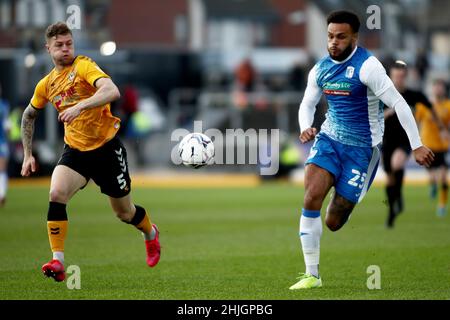 NEWPORT, ROYAUME-UNI.JAN 29th Aaron Amadi-Holloway de Barrow AFC photographié avec le ballon lors du match Sky Bet League 2 entre Newport County et Barrow à Rodney Parade, Newport, le samedi 29th janvier 2022.(Crédit : Kieran Riley | INFORMATIONS MI) crédit : INFORMATIONS MI et sport /Actualités Alay Live Banque D'Images