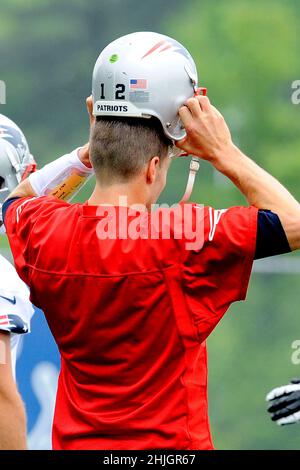 29 janvier 2022: Plusieurs sources rapportent que Tom Brady, sept fois champion du Super Bowl, annoncera sa retraite de la NFL.Eric Canha/CSM.le quarterback des Patriots de la Nouvelle-Angleterre Tom Brady (12) pendant les Patriots de la Nouvelle-Angleterre ont organisé les activités de l'équipe qui se sont tenues au stade Gillette à Foxborough, Massachusetts.Eric Canha/CSM Banque D'Images