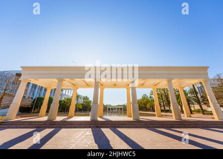 Valence, Espagne.28 janvier 2022.Parc public de la ville dans les jardins de la rivière Turia conçu par le célèbre architecte espagnol Ricardo Bofill SR Banque D'Images