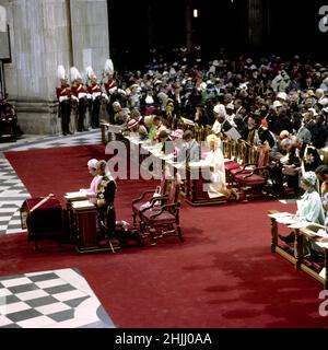 Photo du dossier datée du 7/6/1977 de la reine Elizabeth II et du duc d'Édimbourg pendant le service de l'action de grâce du Jubilé d'argent dans la cathédrale Saint-Paul.Date de publication : dimanche 30 janvier 2022. Banque D'Images