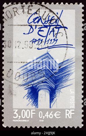 FRANCE - VERS 1999 : timbre imprimé en France dédié au Conseil d'Etat, bicentenaire, vers 1999 Banque D'Images
