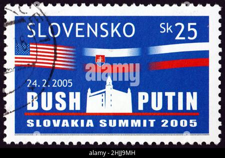 SLOVAQUIE - VERS 2005: Timbre imprimé en Slovaquie consacré à la réunion au sommet des présidents George W. Bush et Vladimir Poutine, vers 2005 Banque D'Images