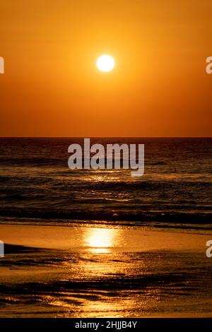 Soleil qui brille sur la mer Banque D'Images