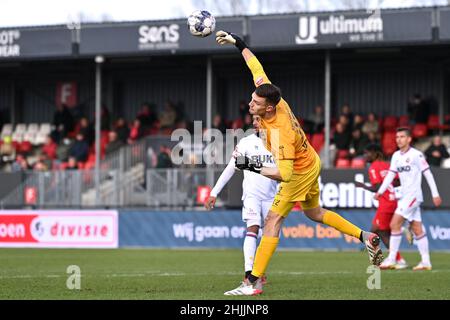 ALMERE, PAYS-BAS - JANVIER 30: Nordin Bakker de Almere City FC pendant le match néerlandais de Keukenkampioendivisiie entre Almere City FC et Telstar à Yanmar Stadion le 30 janvier 2022 à Almere, pays-Bas (photo de Patrick Goosen/Orange Pictures) Banque D'Images