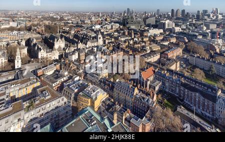 Cours royales de justice vers Fleet Street et City of London Banque D'Images