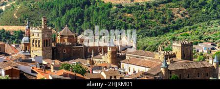 Vista del Real Monasterio de Santa María de Guadalupe en Cáceres, Espagne Banque D'Images