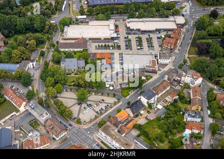Vue aérienne, centre commercial local Dortmunder Straße, Evang.Saint-Victor-Kirche, Fangstraße, Herringen, Hamm, Ruhrgebiet,Nordrhein-Westfalen, Allemagne, Banque D'Images