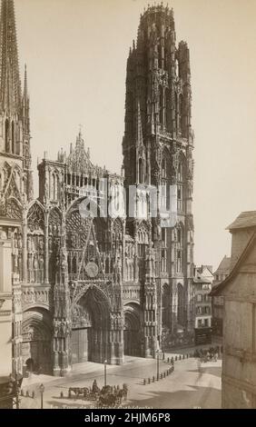 Photographie antique vers 1890 de la façade ouest et du Tour de Beurre de la Cathédrale de Rouen à Rouen, France.SOURCE: PHOTOGRAPHIE ORIGINALE D'ALBUMINE Banque D'Images