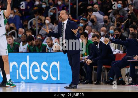 Carles Duran de Joventut Badalona pendant le match de la Ligue Endesa entre le FC Barcelone et le Club Joventut Badalona au Palau Blaugrana à Barcelone, Espagne. Banque D'Images