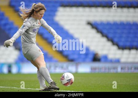 Birmingham, Royaume-Uni.30th janvier 2022.Birmingham, Angleterre, janvier 30t Claudia moan (Sunderland no13 ) prend un coup de pied de but pendant le match de la Womens FA Cup entre Birmingham ville et Sunderland au stade St Andrews à Birmingham, Angleterre Karl W Newton/Sports Press photo crédit: SPP Sport Press photo./Alamy Live News Banque D'Images