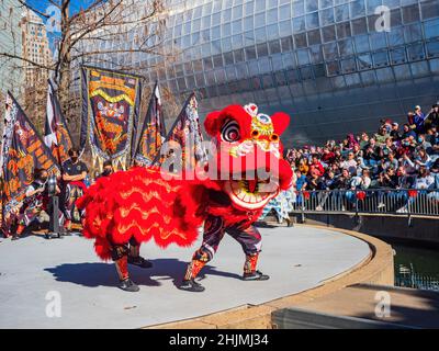 Oklahoma, 29 2022 JANVIER - vue sur le soleil de la danse du lion au festival du nouvel an lunaire Banque D'Images