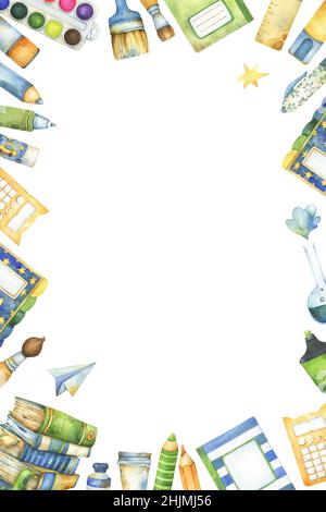 Whimsical retour à l'école, l'étude, l'apprentissage et l'éducation liés bannière verticale, carte avec aquarelle articles de papeterie blocs-notes, fournitures d'art, livres Banque D'Images