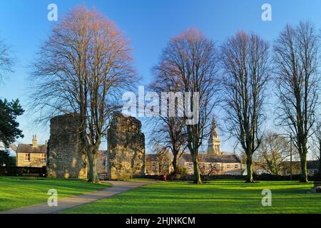 Royaume-Uni, Yorkshire du Nord, ruines et terrains du château de Knaresborough Banque D'Images