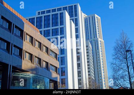 Royaume-Uni, West Yorkshire, Leeds, City Center gratte-ciel sur Merrion Way Banque D'Images