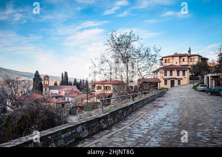 Ampelakia est le village historique de l'unité régionale de Larissa, construite à l'entrée de la vallée de Tampi. Banque D'Images