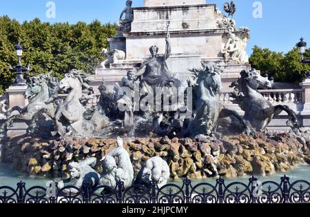 Le Mémorial de Girondin, erected1834 en l'honneur de la faction de Girondin pendant la Révolution française, sur la place des Quinconces, à Bordeaux, France Banque D'Images