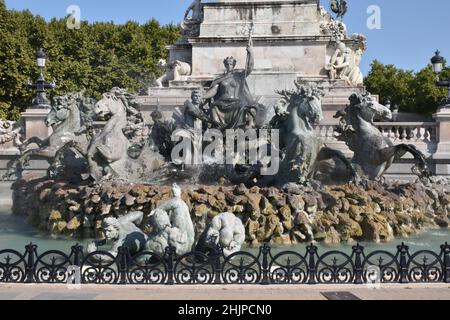 Le Mémorial de Girondin, erected1834 en l'honneur de la faction de Girondin pendant la Révolution française, sur la place des Quinconces, à Bordeaux, France Banque D'Images