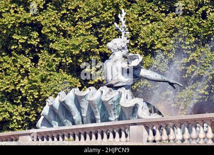 Le Mémorial de Girondin, erected1834 en l'honneur de la faction de Girondin pendant la Révolution française, sur la place des Quinconces, à Bordeaux, France Banque D'Images