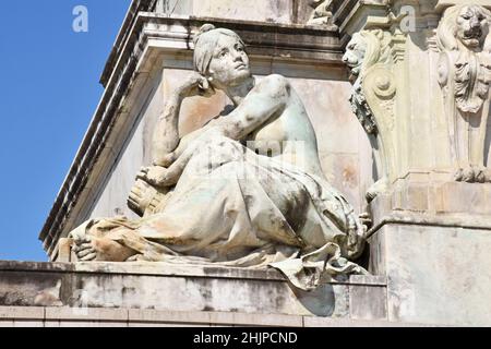 Le Mémorial de Girondin, erected1834 en l'honneur de la faction de Girondin pendant la Révolution française, sur la place des Quinconces, à Bordeaux, France Banque D'Images