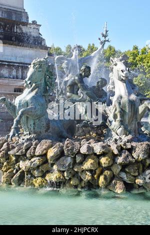 Le Mémorial de Girondin, erected1834 en l'honneur de la faction de Girondin pendant la Révolution française, sur la place des Quinconces, à Bordeaux, France Banque D'Images