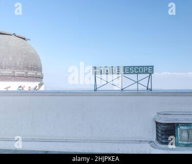 Los Angeles, CA, USA - 16 janvier 2016 : panneau du télescope à l'observatoire Griffith de Los Angeles, CA. Banque D'Images