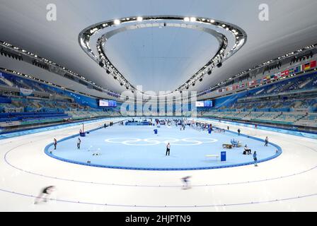 Pékin, Chine.31st janvier 2022.Les athlètes participent à l'entraînement combiné au National Speed Skating Oval à Beijing, capitale de la Chine, le 31 janvier 2022.Crédit: Wang Fei/Xinhua/Alay Live News Banque D'Images